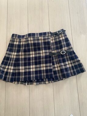 Brandy Melville Navy and Cream Plaid Pleated Mini Skirt